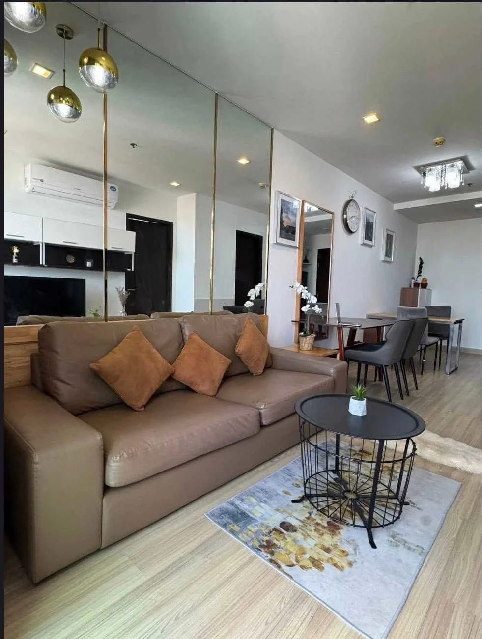 Sky Walk Residence (สกาย วอล์ค เรสซิเดนซ์) ห้องรีโนเวทใหม่ ชั้น 37 วิวเมืองโล่ง ใกล้ BTS พระโขนง
