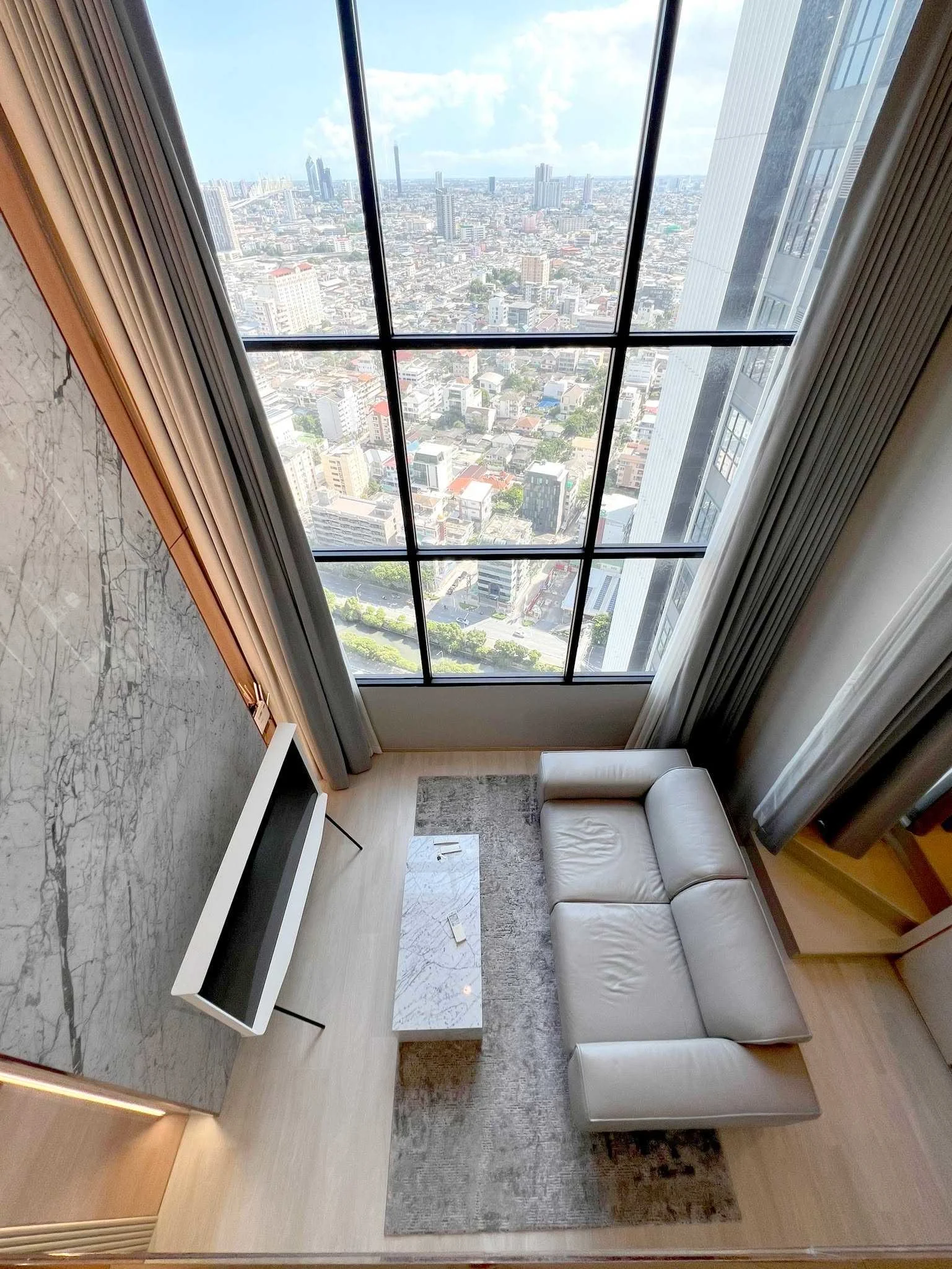 KnightsBridge Prime Sathorn ห้อง Duplex ชั้น 34 แต่งหรู เฟอร์นิเจอร์และเครื่องใช้ไฟฟ้าครบ ใกล้ BTS ช่องนนทรี