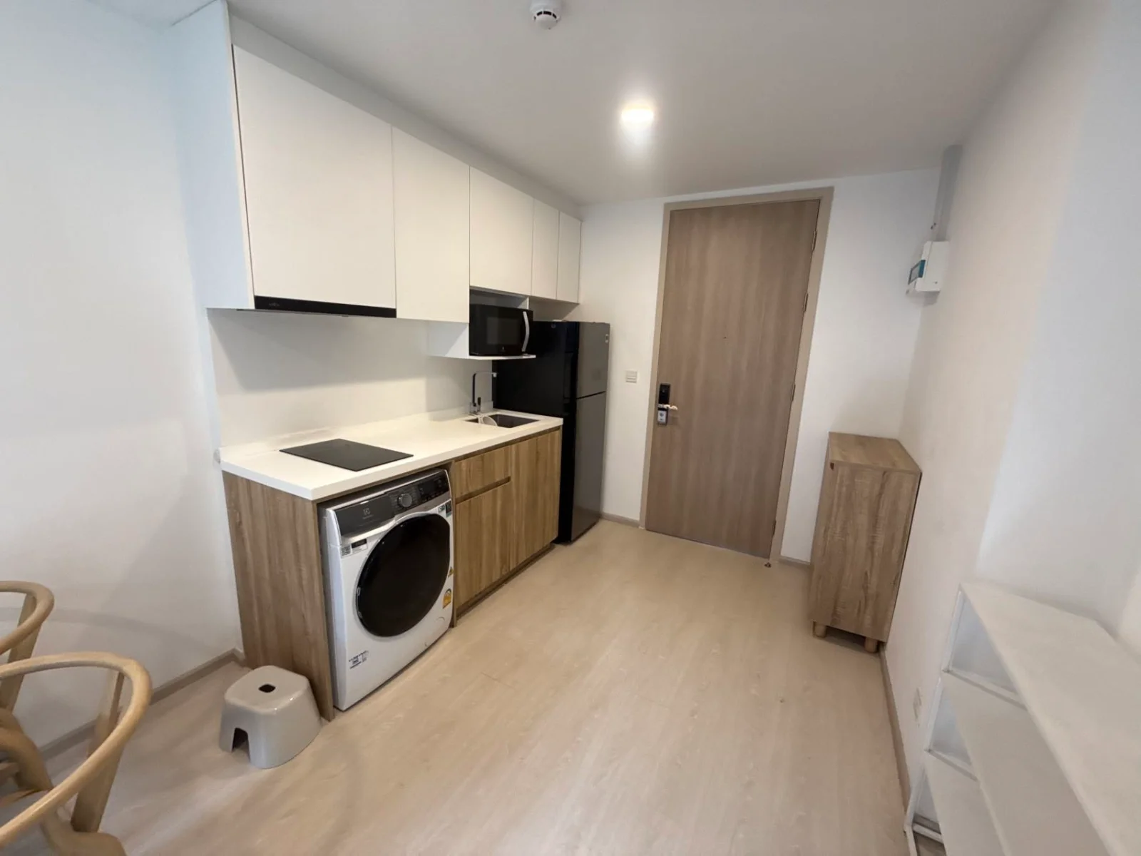 Noble Ambience Sukhumvit 42 (โนเบิล แอมเบียนส์ สุขุมวิท 42) เฟอร์นิเจอร์ครบ พร้อมอยู่ ใกล้ BTS เอกมัย 400 เมตร