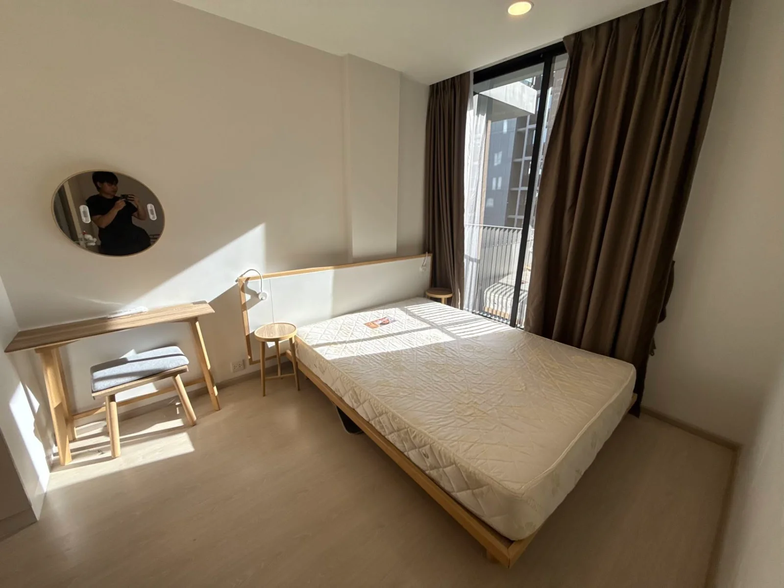 Noble Ambience Sukhumvit 42 (โนเบิล แอมเบียนส์ สุขุมวิท 42) เฟอร์นิเจอร์ครบ พร้อมอยู่ ใกล้ BTS เอกมัย 400 เมตร