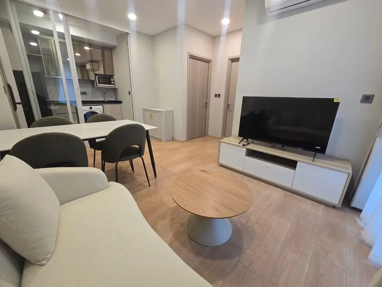 Chewathai Residence Thonglor (ชีวาทัย เรสซิเดนซ์ ทองหล่อ) 2 ห้องนอน ชั้น 1 เฟอร์นิเจอร์ครบ