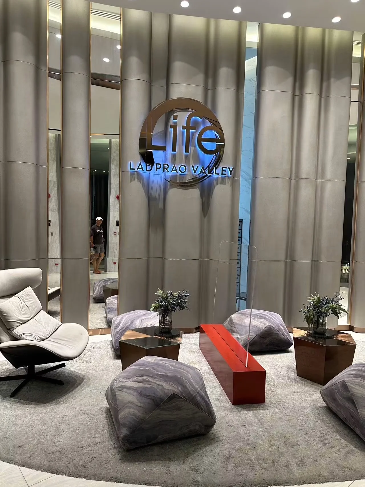 Life Ladprao Valley 1 ห้องนอน 35 ตร.ม. ชั้น 34 เฟอร์นิเจอร์ครบ ใกล้ BTS ห้าแยกลาดพร้าว