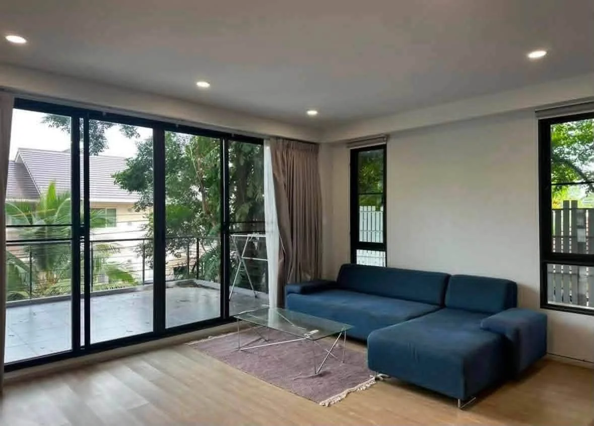 Luxury Pool Villa Sukhumvit 71